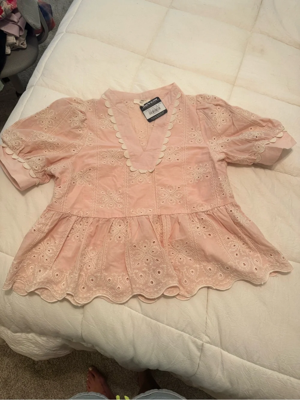 NWT Entro Pale Pink Eyelet Peplum Blouse with Scallop Trim - Picture 2 of 5